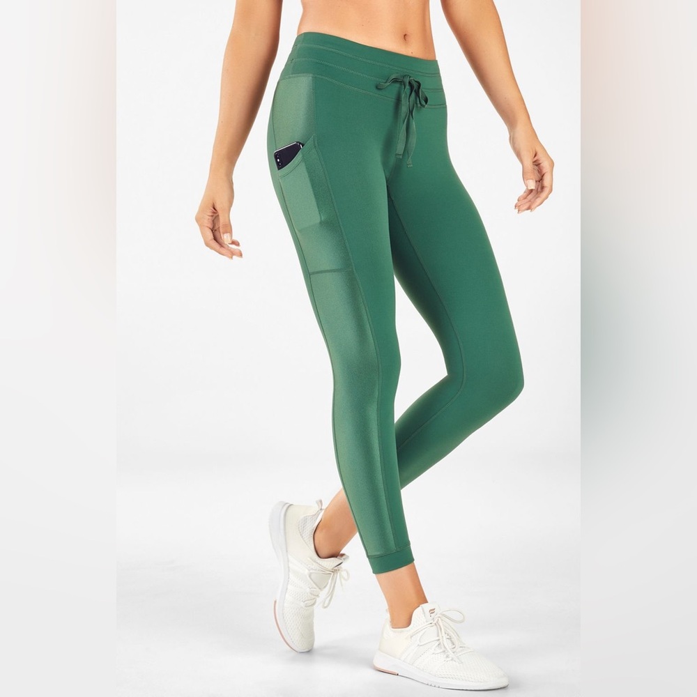 NEW Fabletics Small Define Mid-Rise 7/8 Leggings In‎ Sycamore/Sycamore Shine
